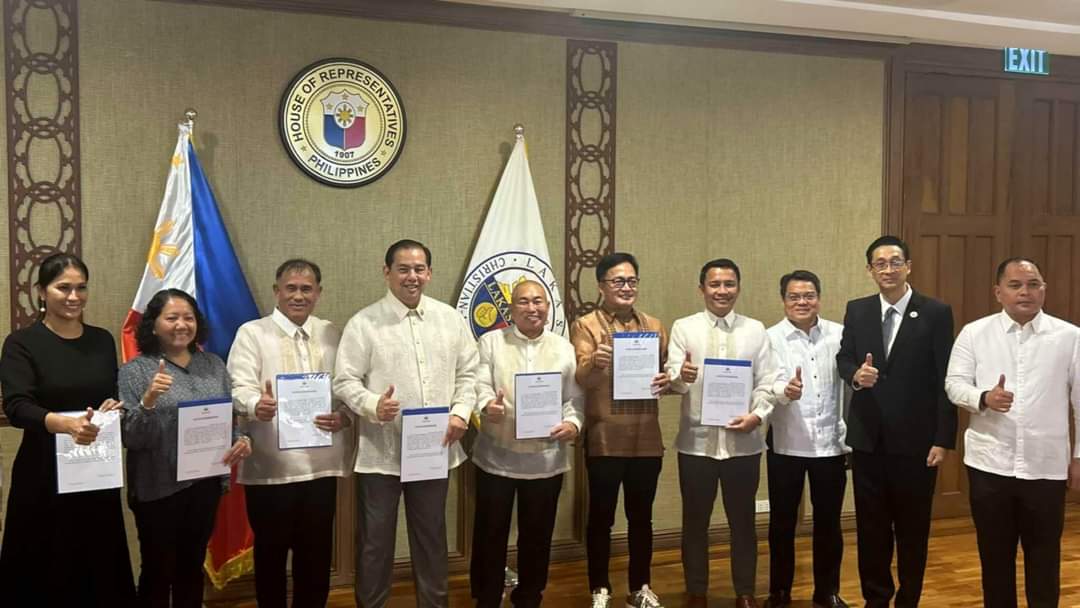 Six Mayors from Oriental Mindoro Join Lakas CMD