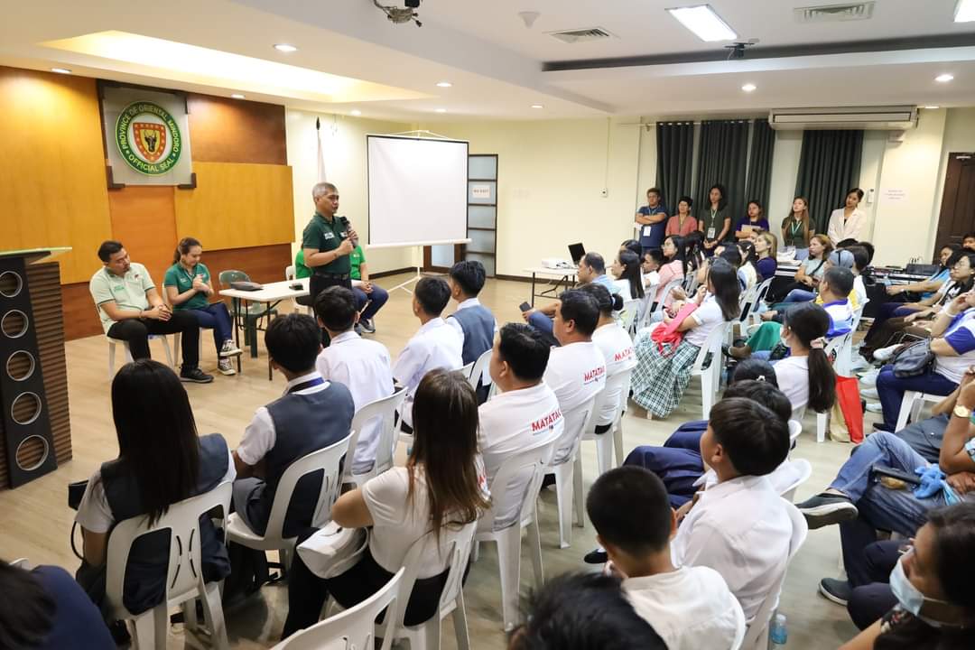 Oriental Mindoro Capitol Honors Outstanding Achievers, Provides Financial Assistance to Schools and Barangays